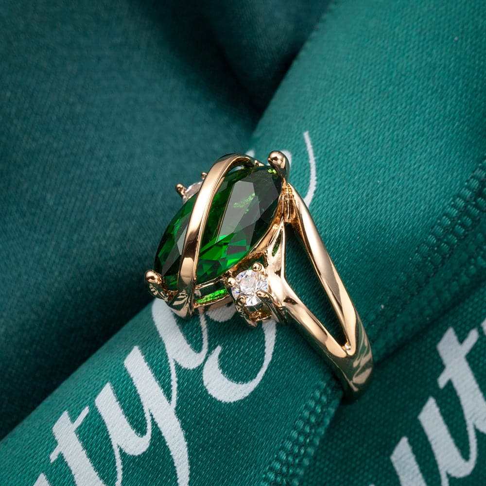 Green Crystal & Cubic Zirconia Oval Ring-7