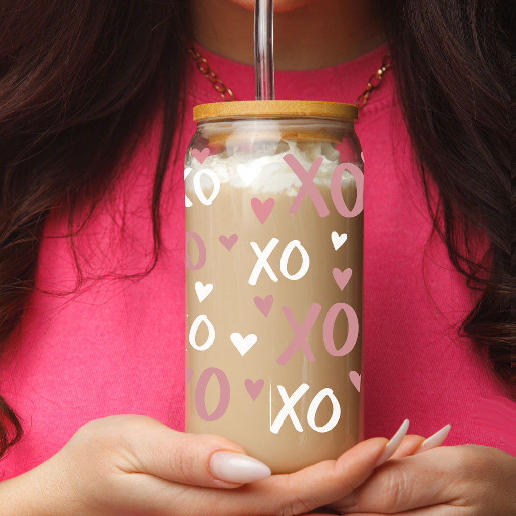 XO Pink White Glass cups 20oz with bamboo lid and straw. 
Pink and white heart cups.
Pink white valentines day glass tumbler cups.
Pink and white cute galentines day gift ideas modern. 