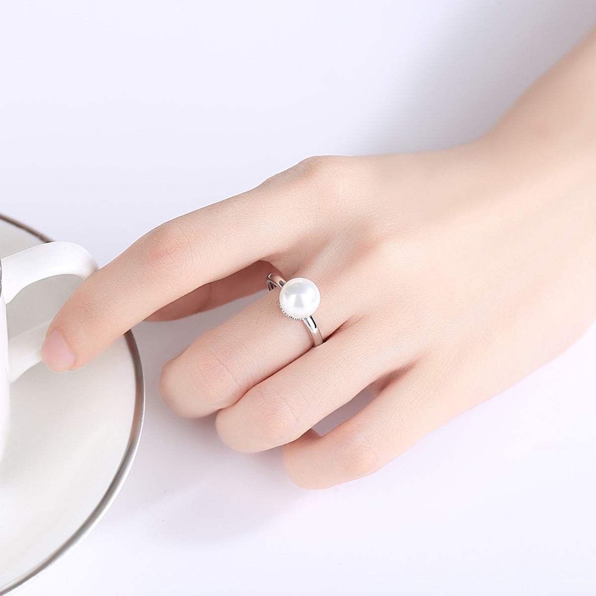 Pearl & Silvertone Ball Ring