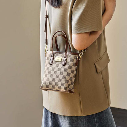Khaki-