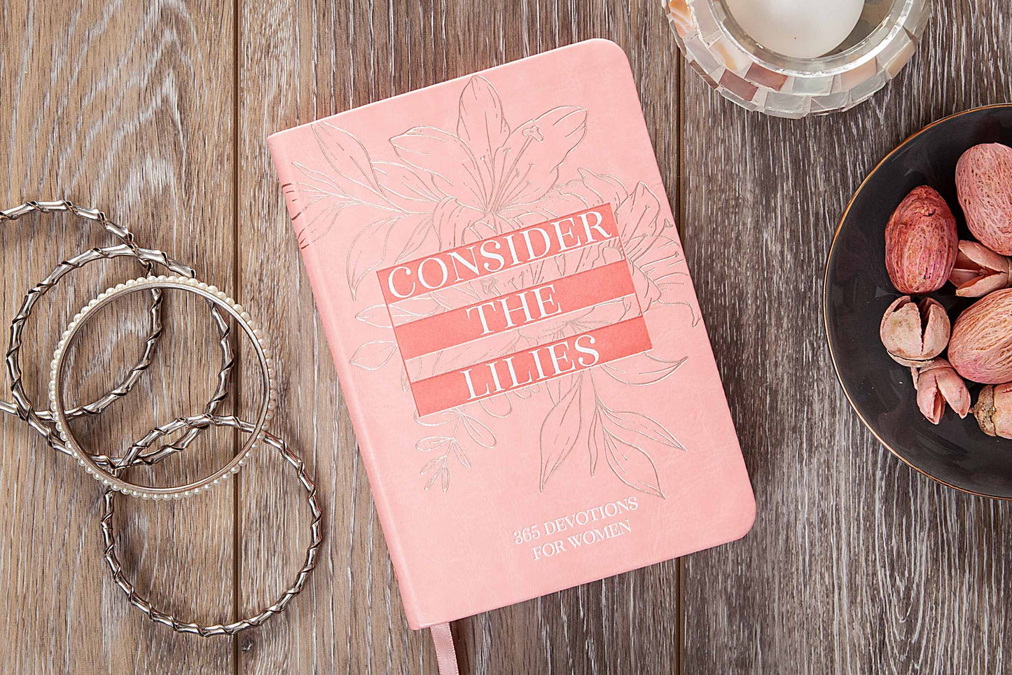Blush pink/White-