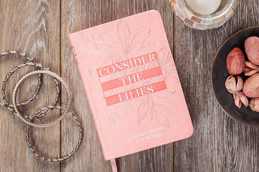 Blush pink/White-